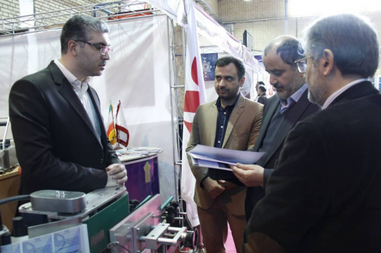 بازدید مشاور محترم رئیس و مدیرکل حوزه ریاست، روابط عمومی و پاسخگوئی به شکایات از نمایشگاه هفته پژوهش و فناوری در البرز